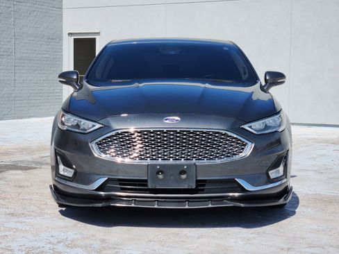 Used 2019 Ford Fusion Titanium FWD image 2