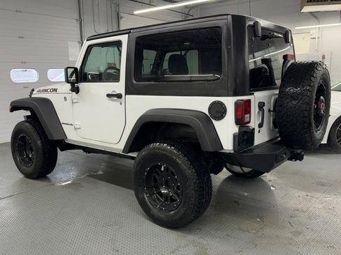 Used 2015 Jeep Wrangler Rubicon w/ Dual Top Group AWD/4WD image 11