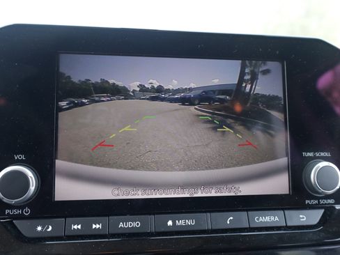 Used 2024 Nissan Pathfinder SV FWD image 21