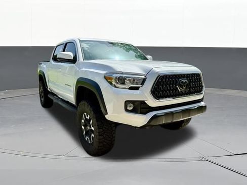 Used 2018 Toyota Tacoma TRD Off-Road AWD/4WD image 8