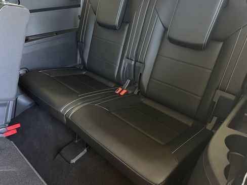 Used 2023 Volkswagen Atlas SE FWD image 14