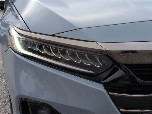 Used 2021 Honda Accord Sport image 9