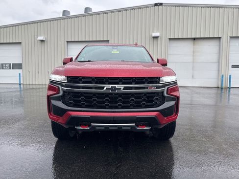 Used 2022 Chevrolet Suburban Z71 w/ Luxury Package AWD/4WD image 2