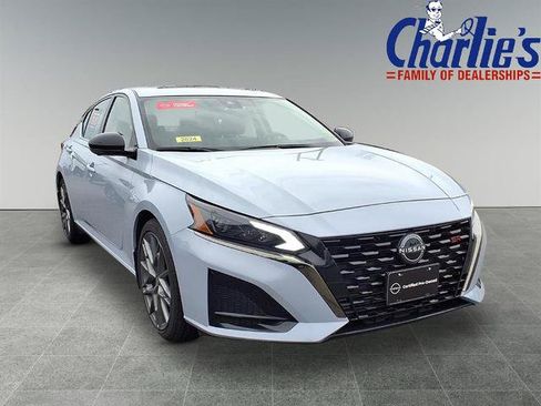 Certified 2024 Nissan Altima 2.0 SR FWD image 3