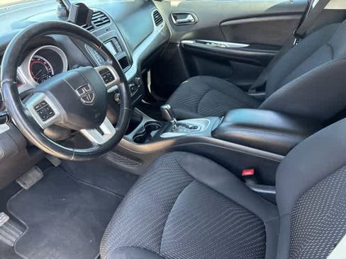 Used 2018 Dodge Journey SE w/ Popular Equipment Group image 9