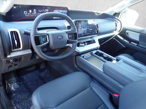 New 2026 Ford Expedition Active image 12