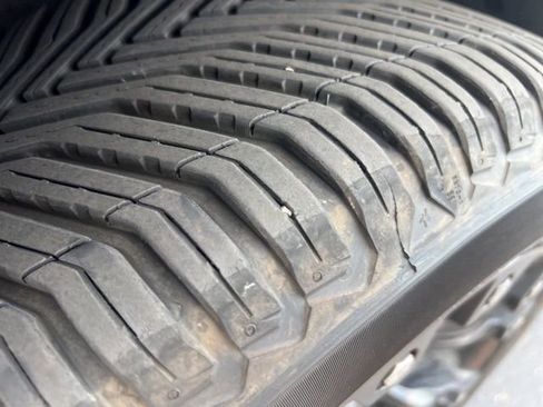 Used 2018 Ford Explorer Limited image 3