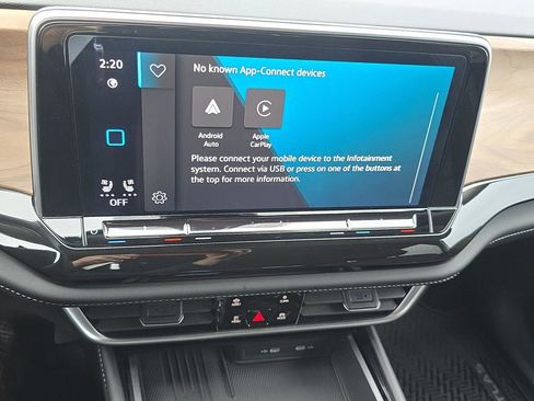 Certified 2025 Volkswagen Atlas SE image 23