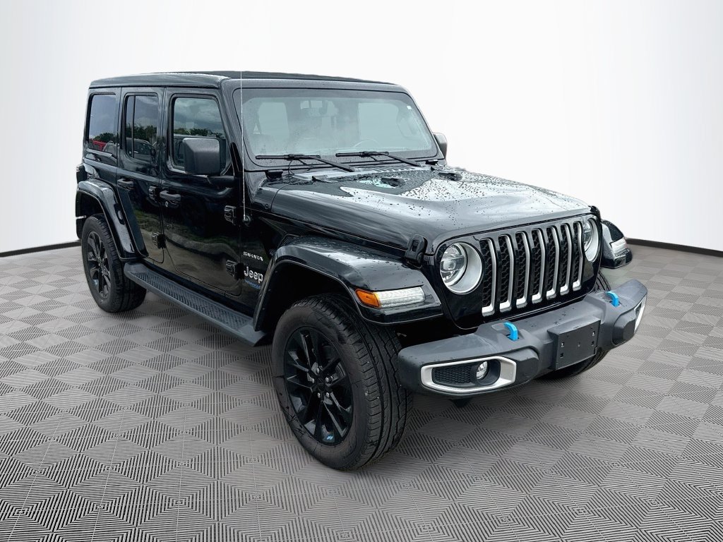 Certified 2022 Jeep Wrangler Unlimited Sahara w/ Cold Weather Group AWD/4WD image 2