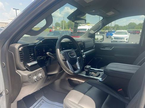 Used 2026 GMC Sierra 1500 Elevation w/ Elevation Premium Package AWD/4WD image 12