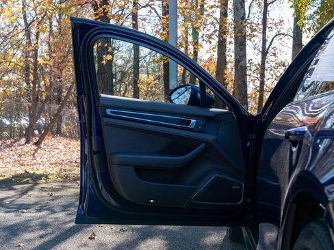 Certified 2023 Porsche Panamera Platinum Edition image 20