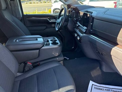 Used 2023 GMC Sierra 1500 SLE AWD/4WD image 7