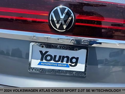 Used 2024 Volkswagen Atlas Cross Sport SE AWD/4WD image 14