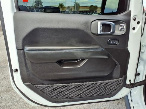 Used 2024 Jeep Wrangler Unlimited Rubicon 4xe image 27