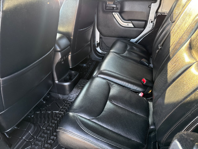 Used 2015 Jeep Wrangler Unlimited Sahara w/ Max Tow Package AWD/4WD image 18