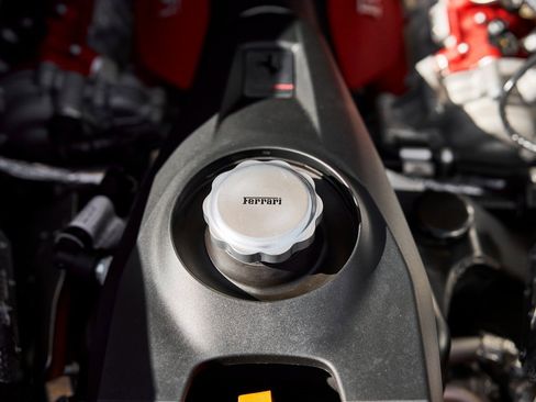 Used 2022 Ferrari SF90 Stradale image 24