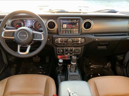 Used 2023 Jeep Gladiator Rubicon w/ LED Lighting Group image 15