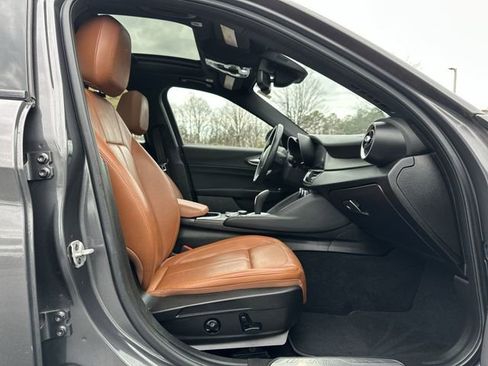 Used 2022 Alfa Romeo Giulia Ti image 31