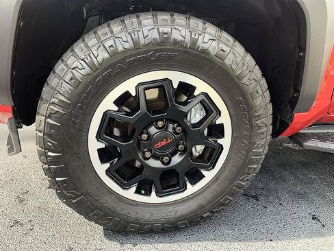 Certified 2025 Toyota 4Runner TRD Off-Road Premium AWD/4WD image 8