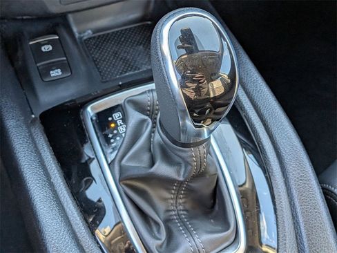 Used 2022 Nissan Rogue Sport SV w/ Technology Package image 17