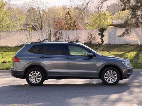 Used 2020 Volkswagen Tiguan S image 3