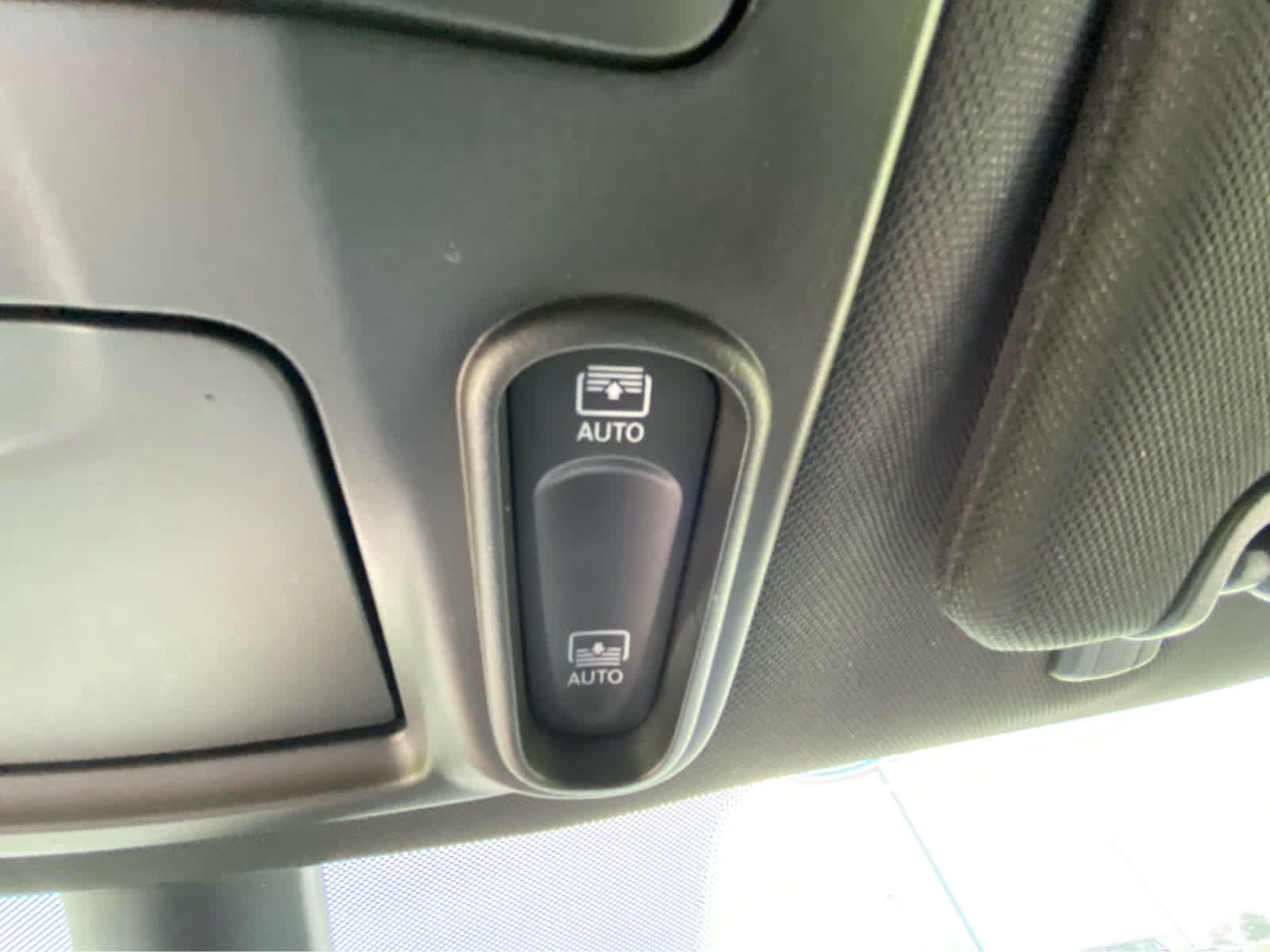Used 2026 Chrysler Pacifica Limited FWD image 44