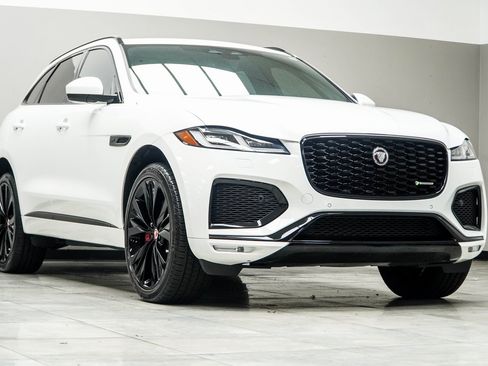 Used 2023 Jaguar F-PACE R-Dynamic S image 4