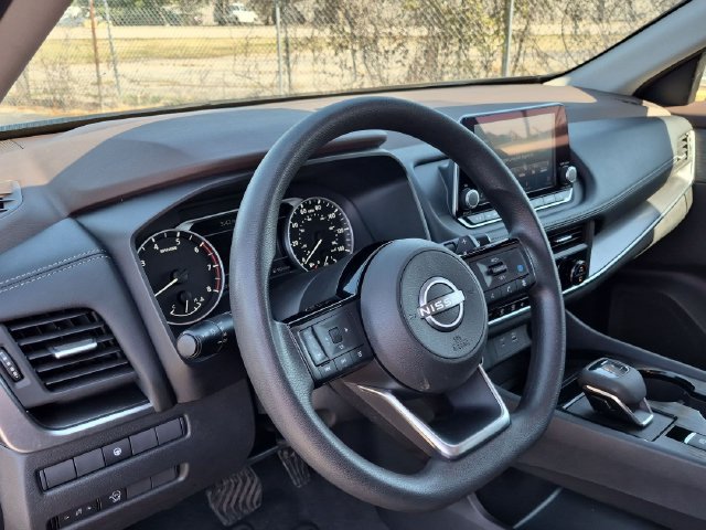 Used 2023 Nissan Rogue SV AWD/4WD image 11