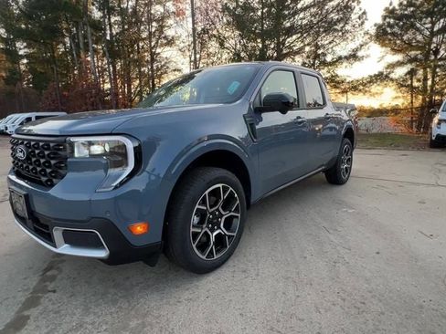 New 2025 Ford Maverick Lariat image 2