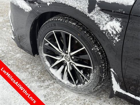 Used 2023 Toyota Camry SE image 10