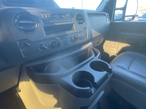 Used 2023 Ford E-350 and Econoline 350 Super Duty w/ Power Windows & Locks Group image 28