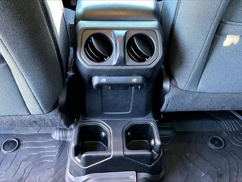 Certified 2024 Jeep Wrangler Willys image 15