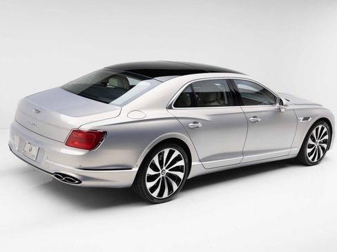 Used 2024 Bentley Flying Spur Azure AWD/4WD image 3