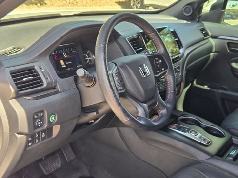 Used 2023 Honda Passport TrailSport image 13