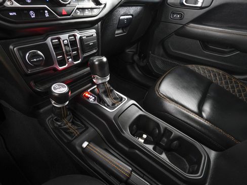 Used 2023 Jeep Gladiator Overland image 21