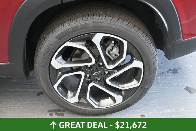 Used 2024 Chevrolet Trax RS w/ Sunroof Package FWD image 15