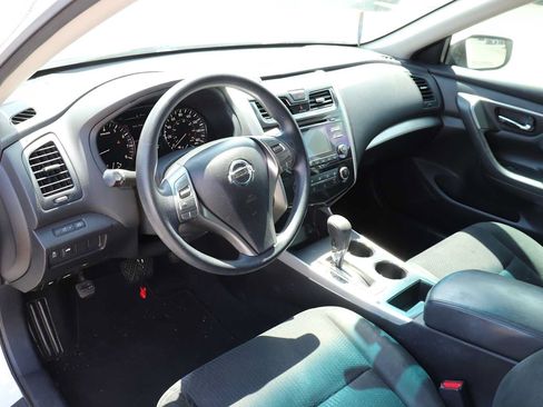 Used 2015 Nissan Altima 2.5 S w/ Power Driver Seat Package FWD image 10