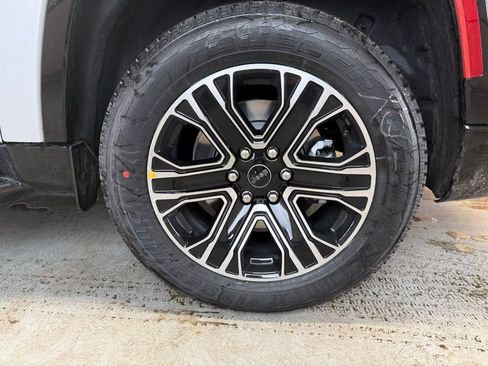 New 2026 Jeep Grand Wagoneer L 4WD w/ Premium Group I image 46