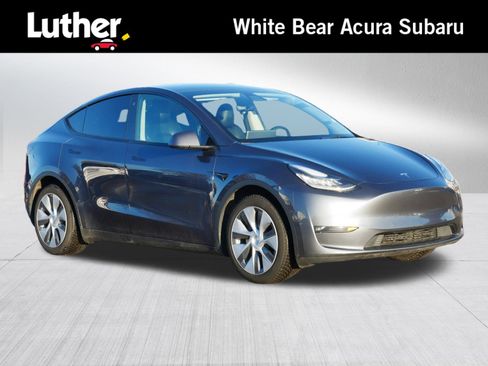 Used 2021 Tesla Model Y Long Range image 1