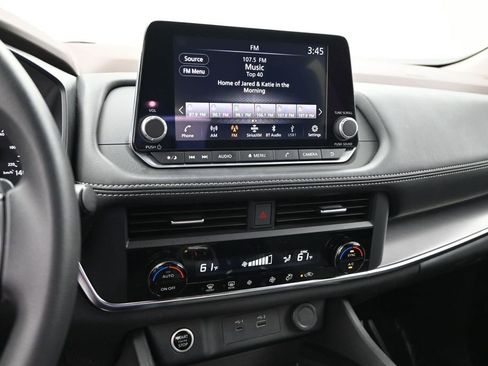 Used 2023 Nissan Rogue SV FWD image 18