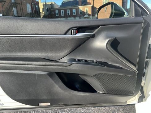 Used 2018 Toyota Camry L image 12