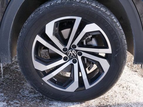 Certified 2023 Volkswagen Atlas SEL image 9