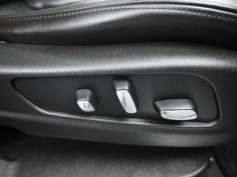 Used 2018 Cadillac XT5 Luxury image 42