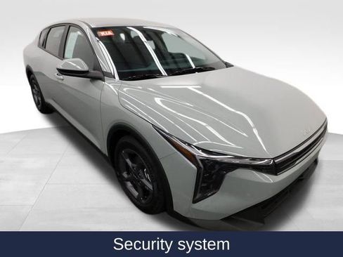 Used 2025 Kia K4 LXS image 13