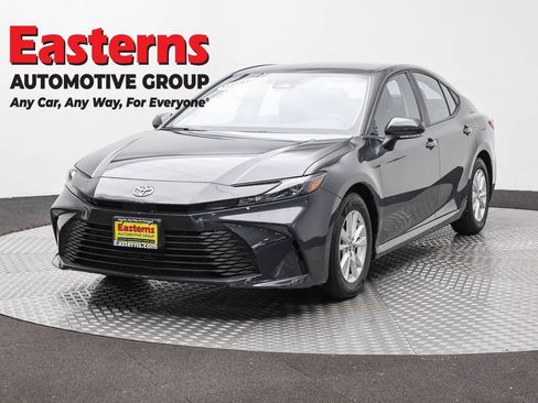 Used 2025 Toyota Camry LE FWD image 1