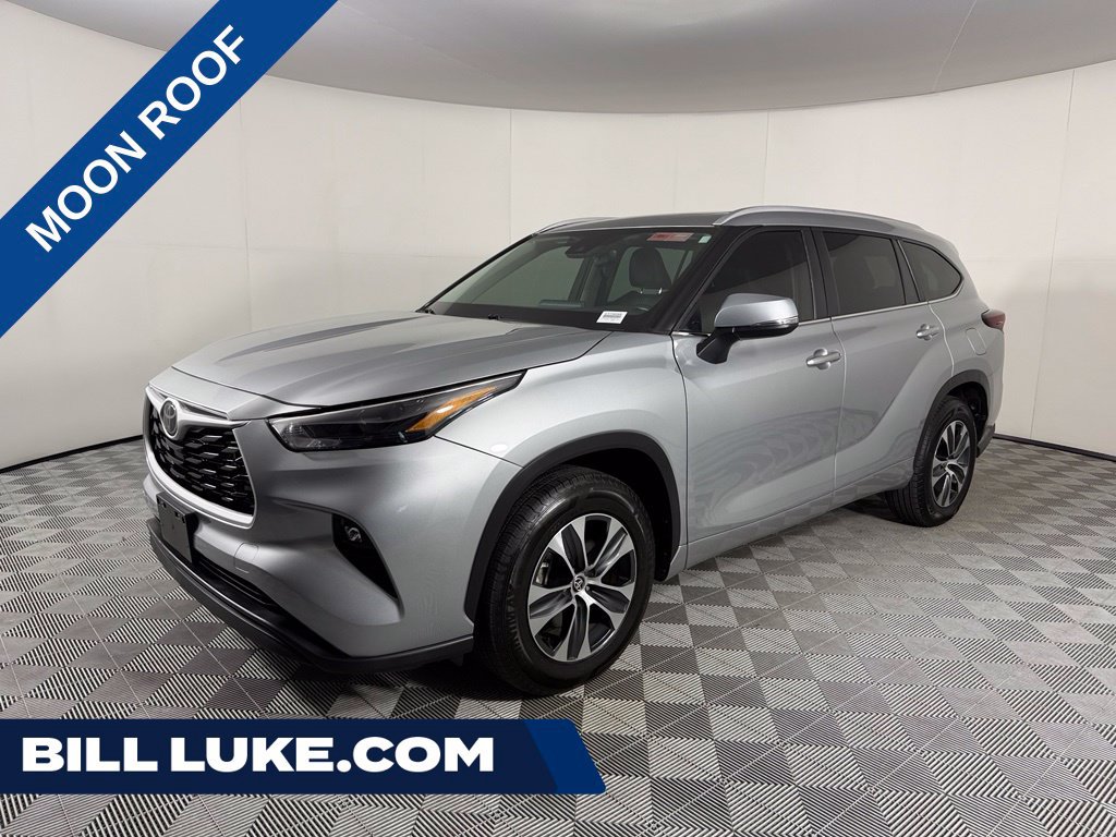 Used 2025 Toyota Highlander XLE FWD image 1