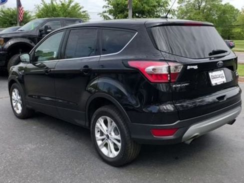 Used 2017 Ford Escape SE AWD/4WD image 9