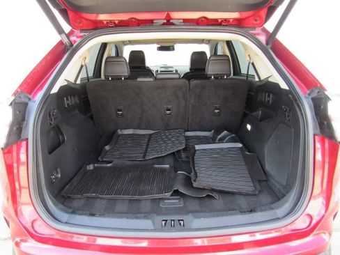 Used 2020 Ford Edge Titanium image 25