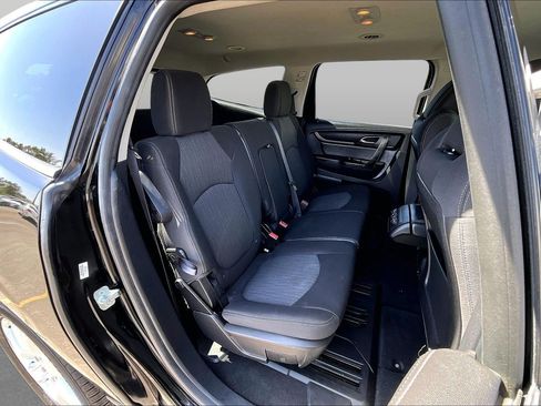 Used 2017 Chevrolet Traverse LT w/ Style and Technology Package FWD image 27
