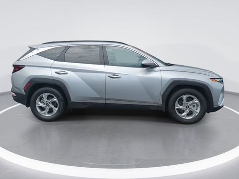 Used 2024 Hyundai Tucson SEL FWD image 4